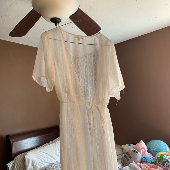 Honey Punch White Sheer Maxi Dress/Coverup 👼🏻⭐️ - Picture 2 of 4